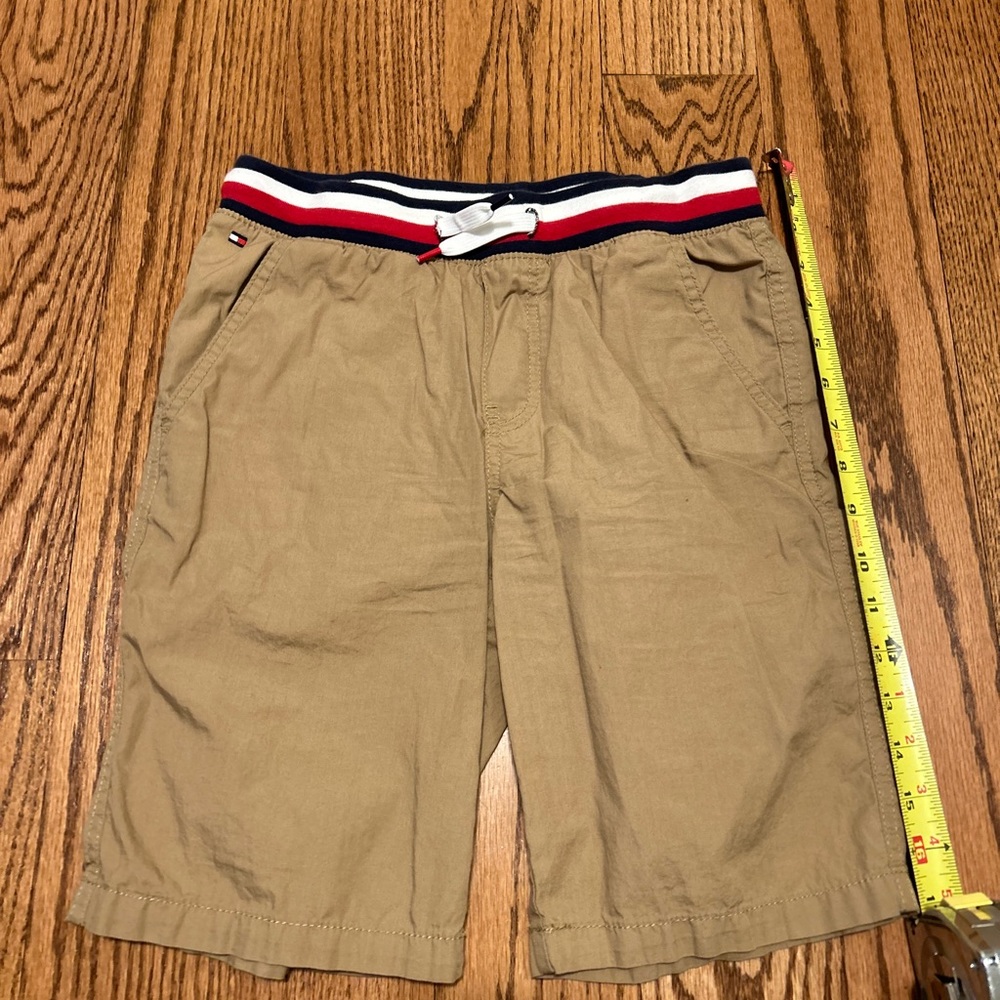 Boys Tommy Hilfiger tan shorts size medium 12/14